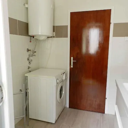 Apartment In Pula/istrien 17355 Pula